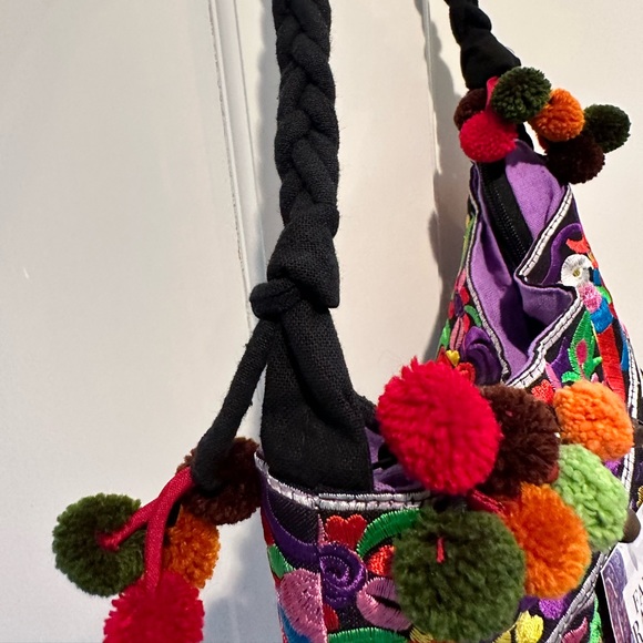 🌷SALE 3/$21🌷 Fair Trade Embroidered Tribal Purse NWT - Picture 3 of 7